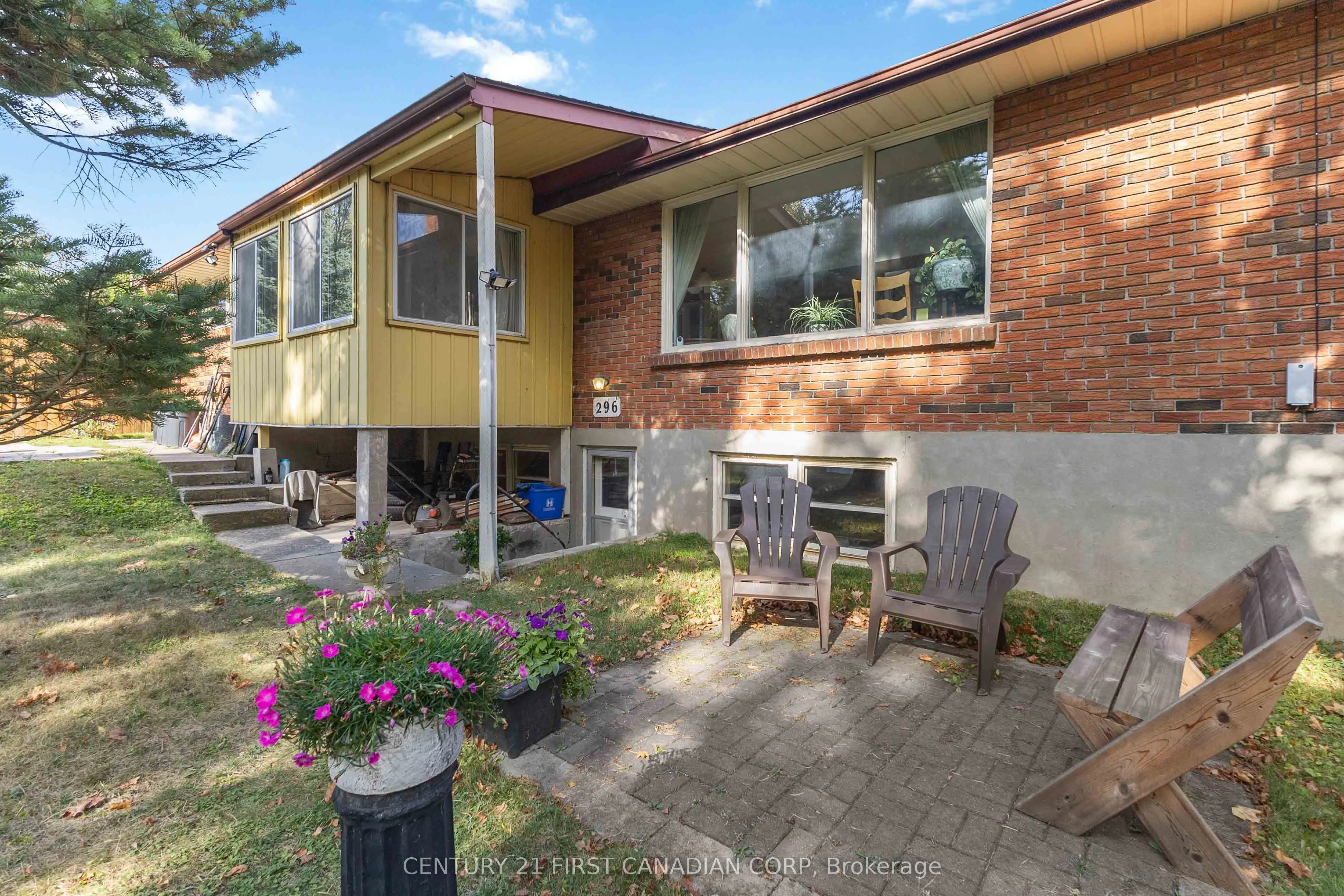 296 Sarnia Road