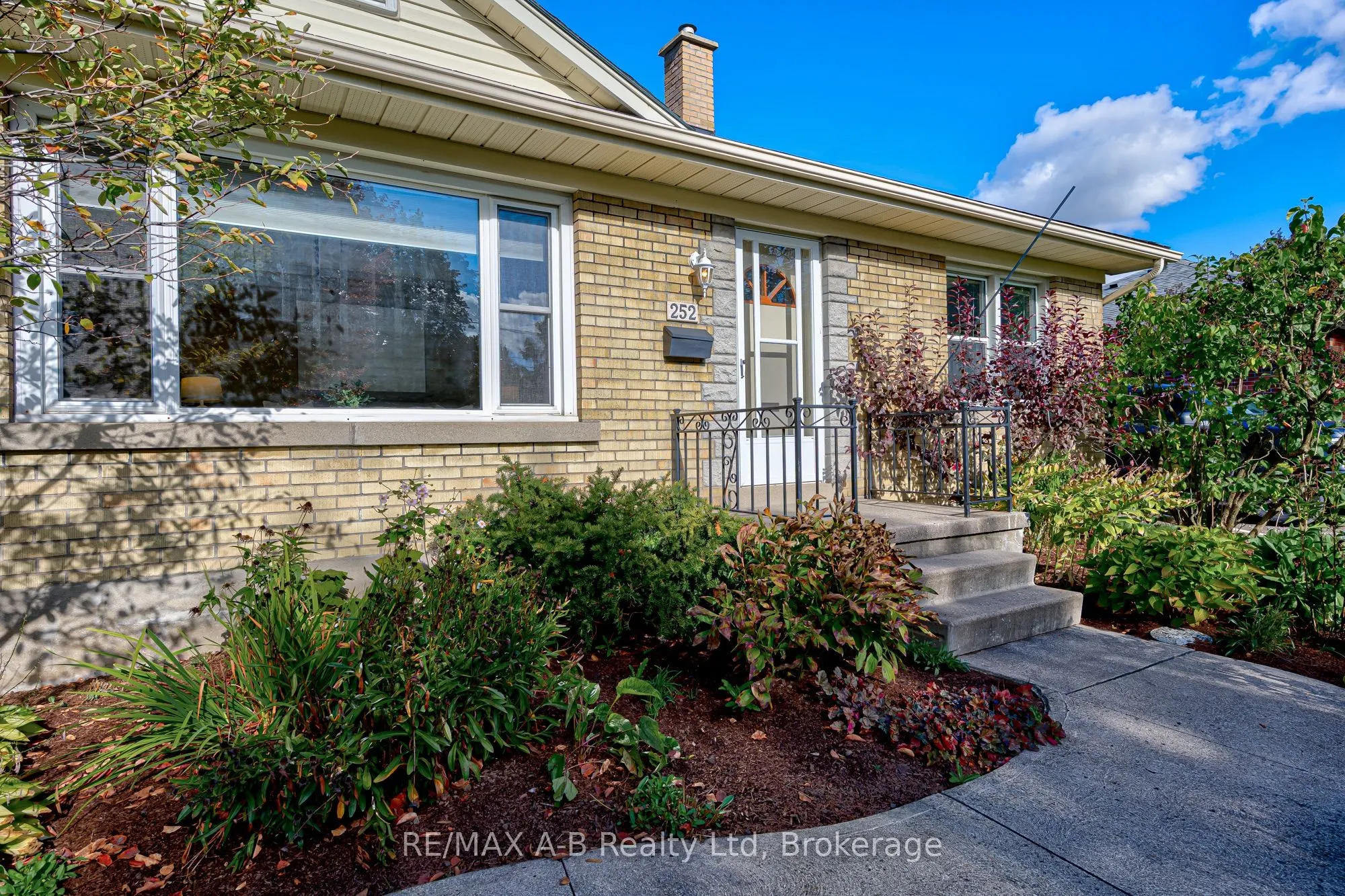 252 HIBERNIA Street