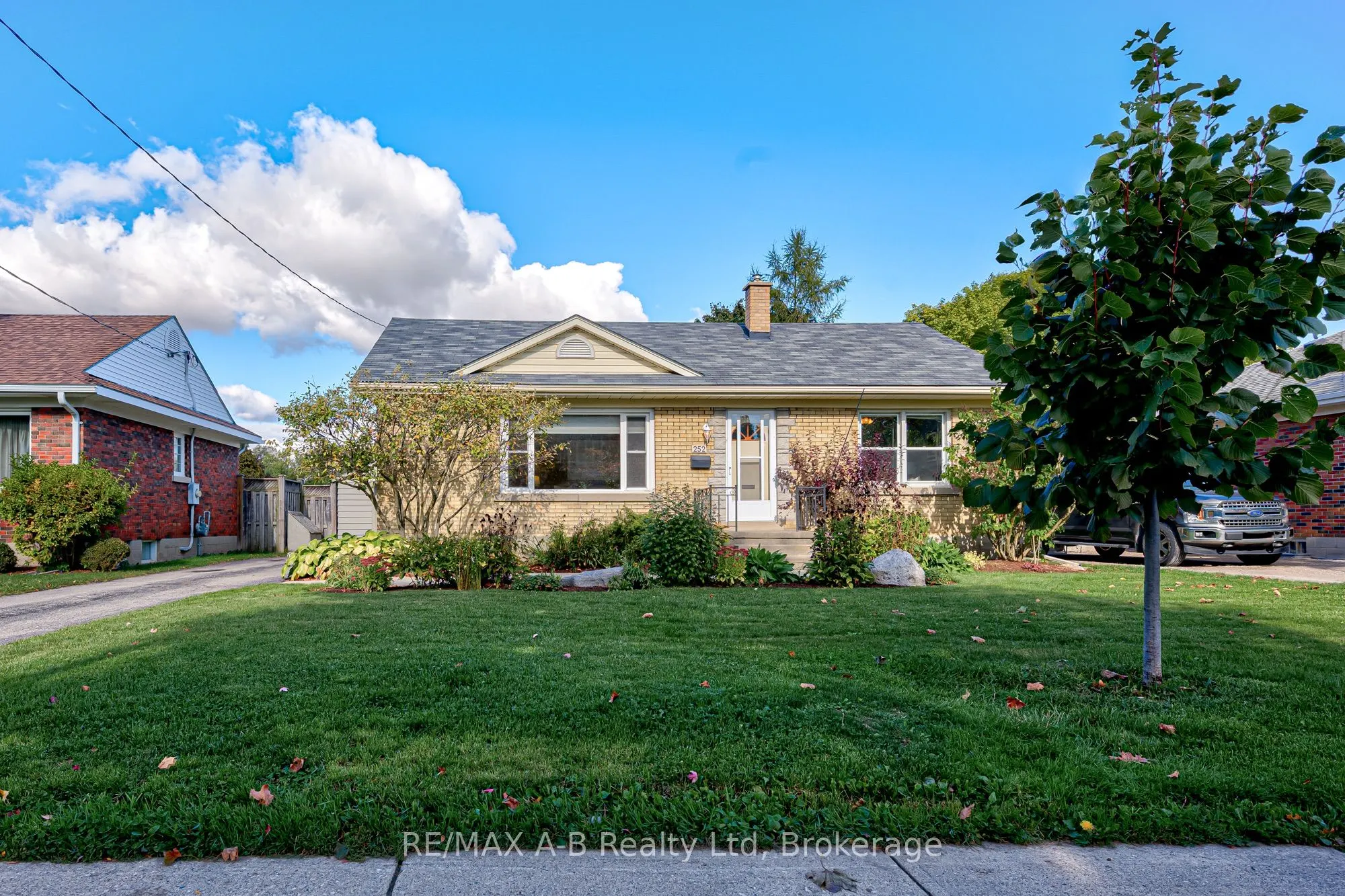252 HIBERNIA Street