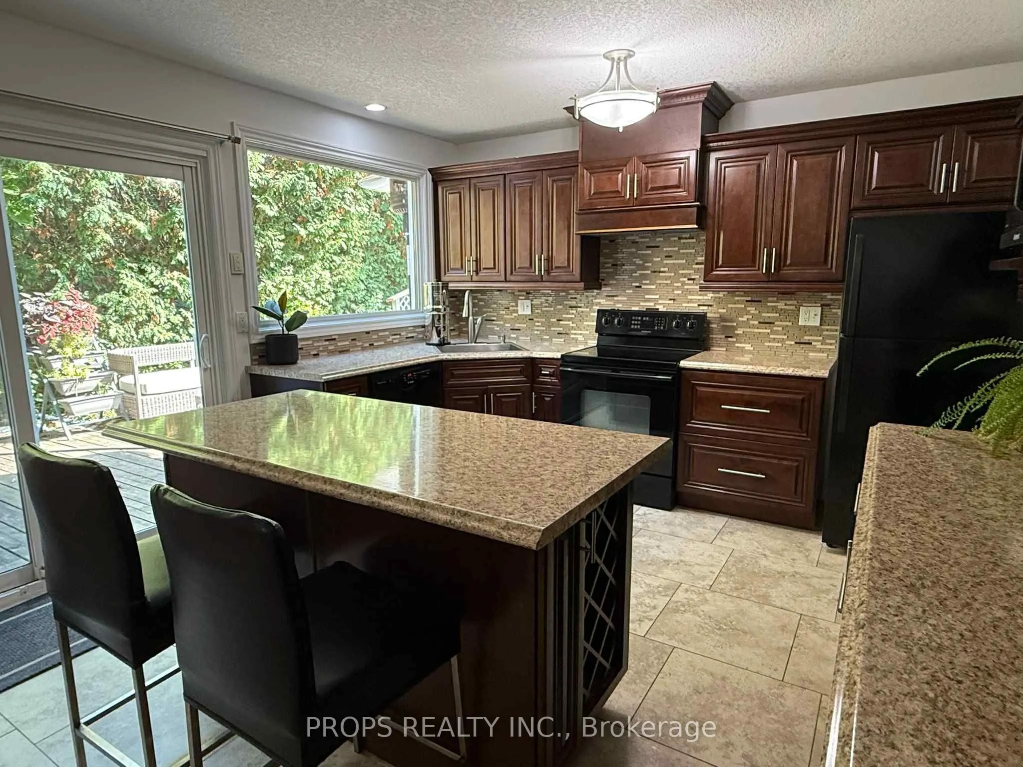 15 Crabtree Avenue