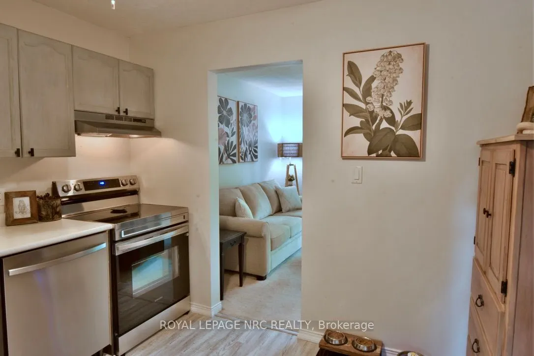 159 Canboro Road, #11
