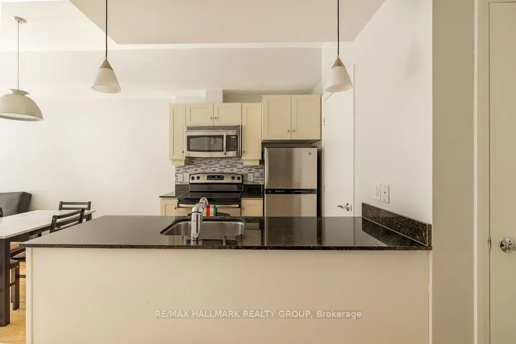 235 Kent Street, #914