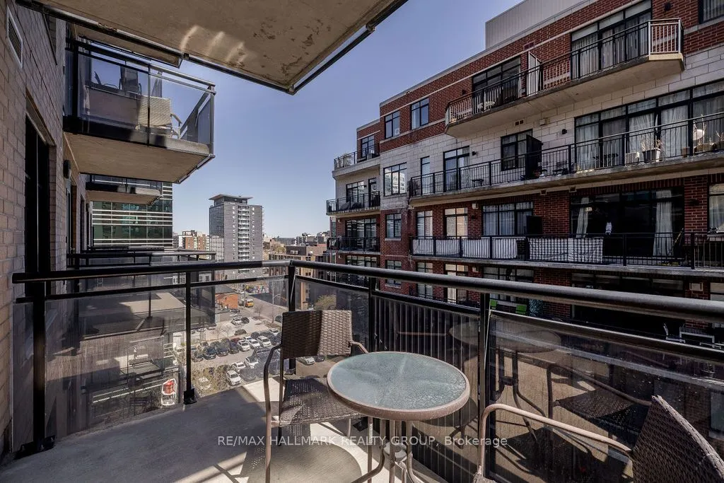 235 Kent Street, #914