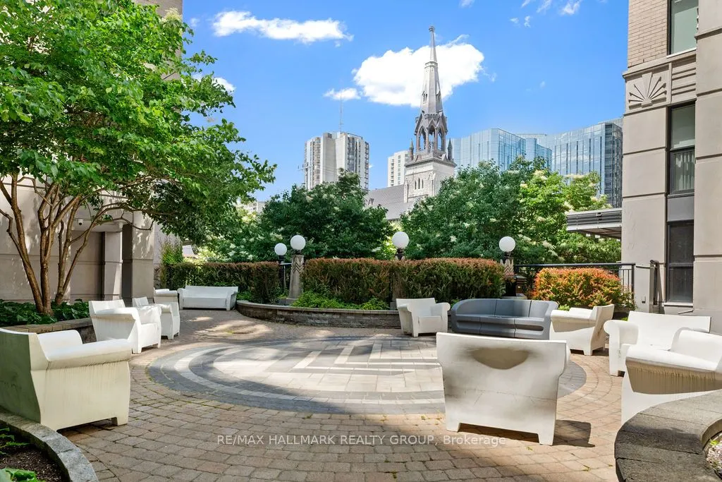 235 Kent Street, #914