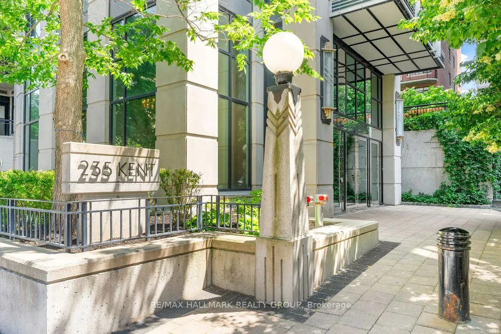 235 Kent Street, #914
