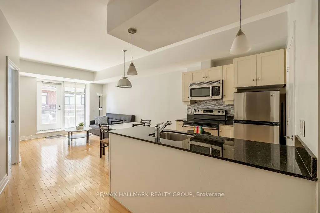 235 Kent Street, #914