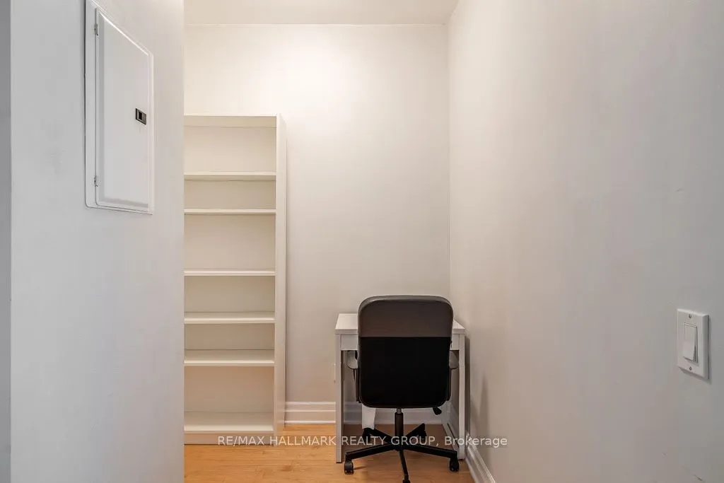 235 Kent Street, #914