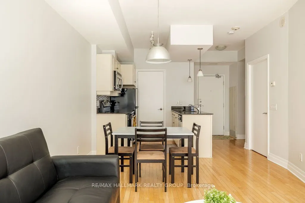 235 Kent Street, #914