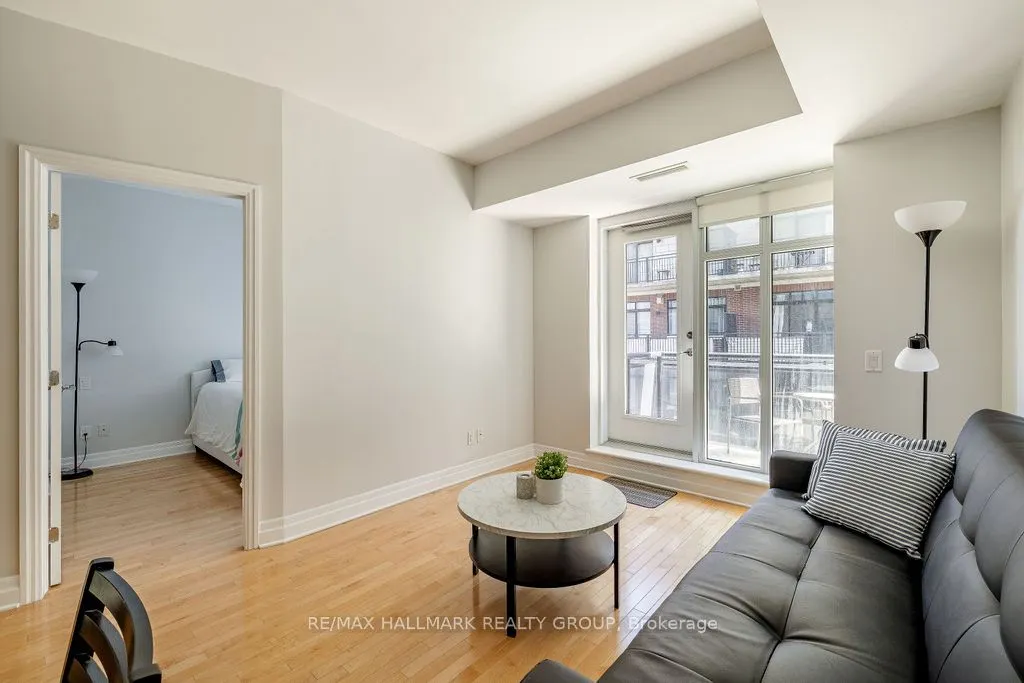 235 Kent Street, #914