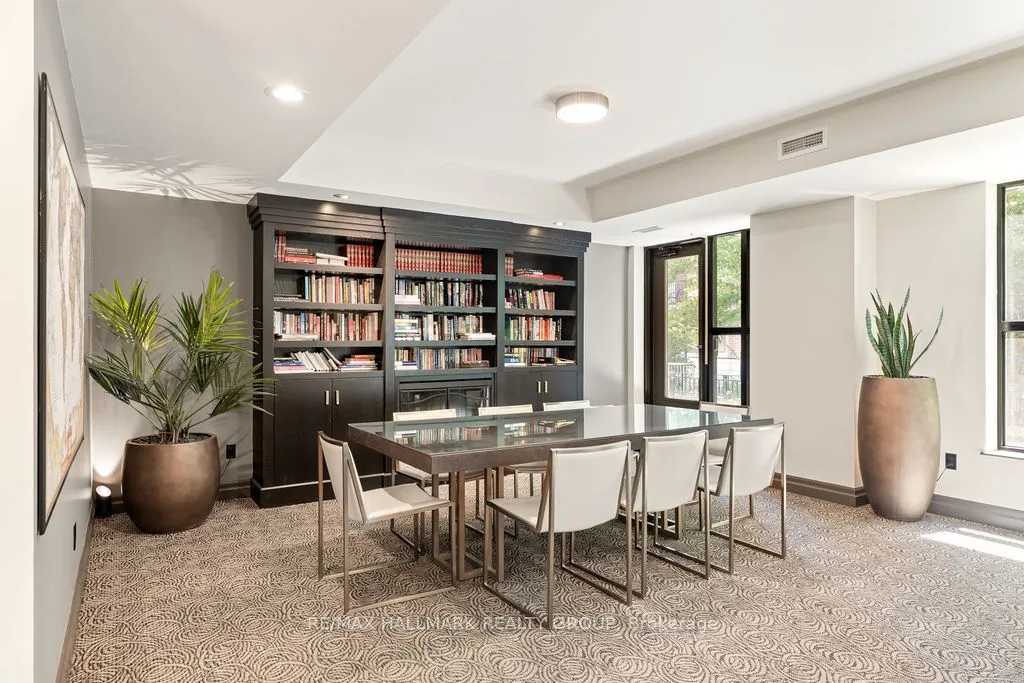235 Kent Street, #914