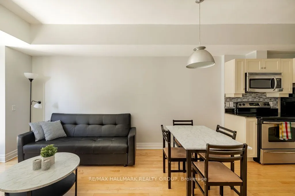 235 Kent Street, #914