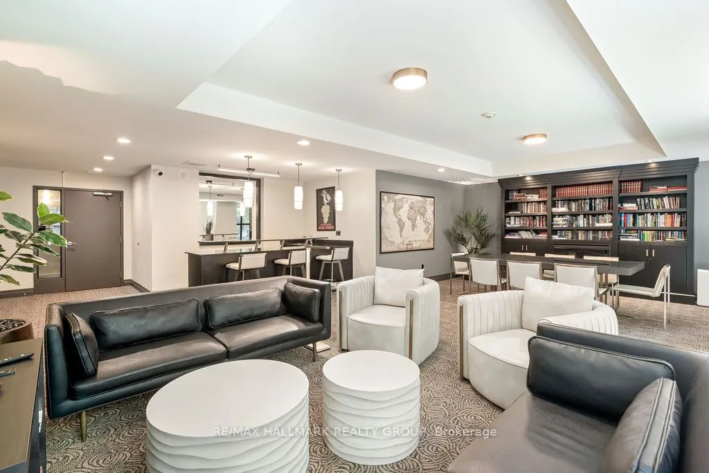 235 Kent Street, #914