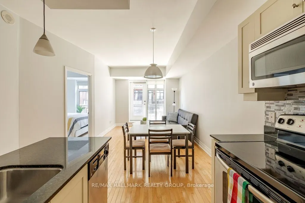 235 Kent Street, #914