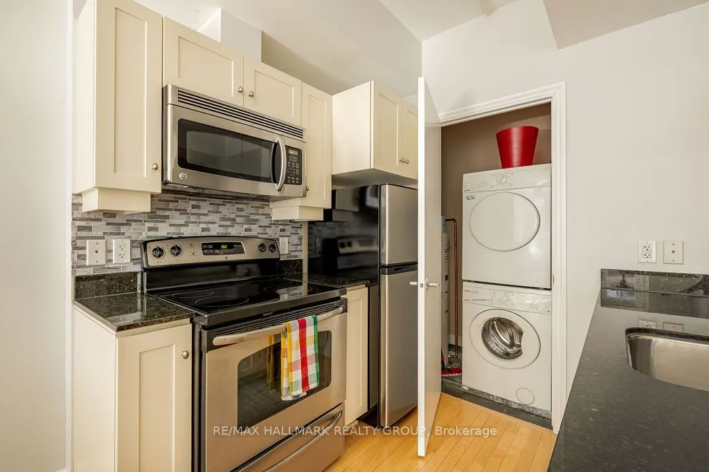 235 Kent Street, #914