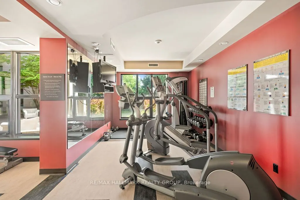 235 Kent Street, #914