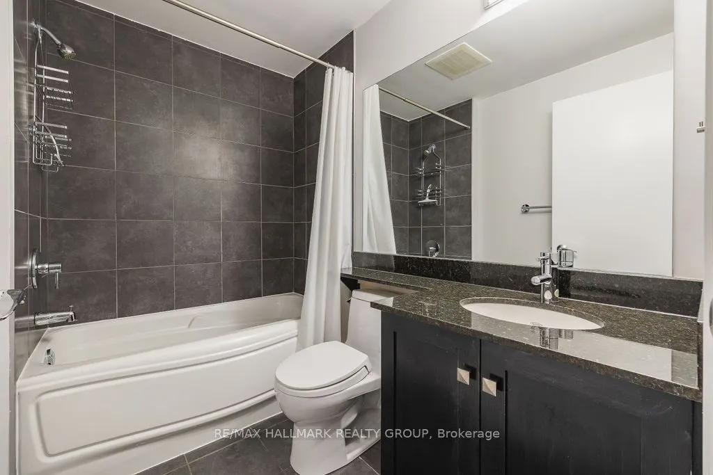 235 Kent Street, #914