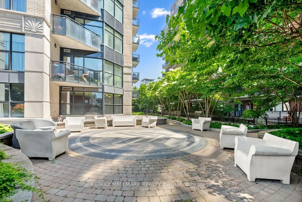 235 Kent Street, #914