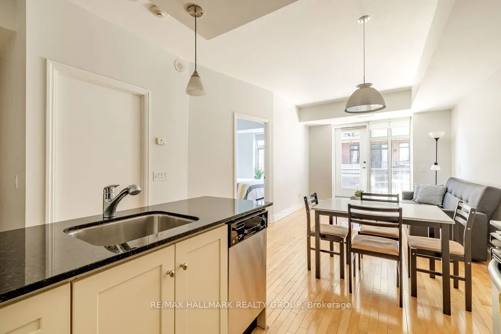 235 Kent Street, #914