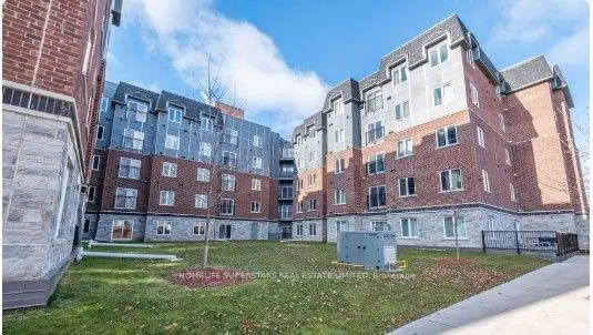 501 Frontenac Street, #104