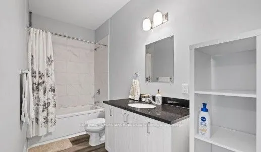 501 Frontenac Street, #104