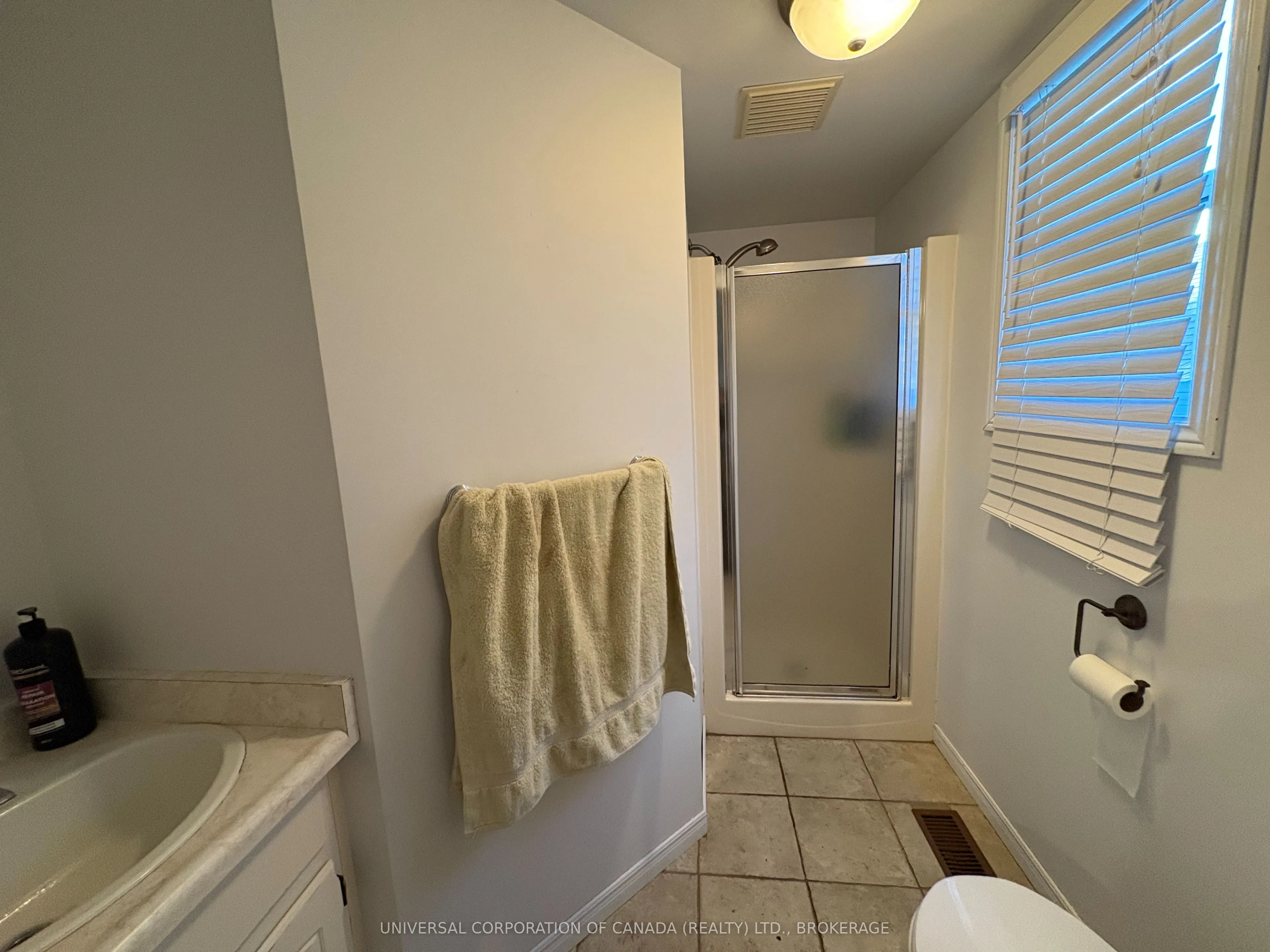 15 Treadwell Street E