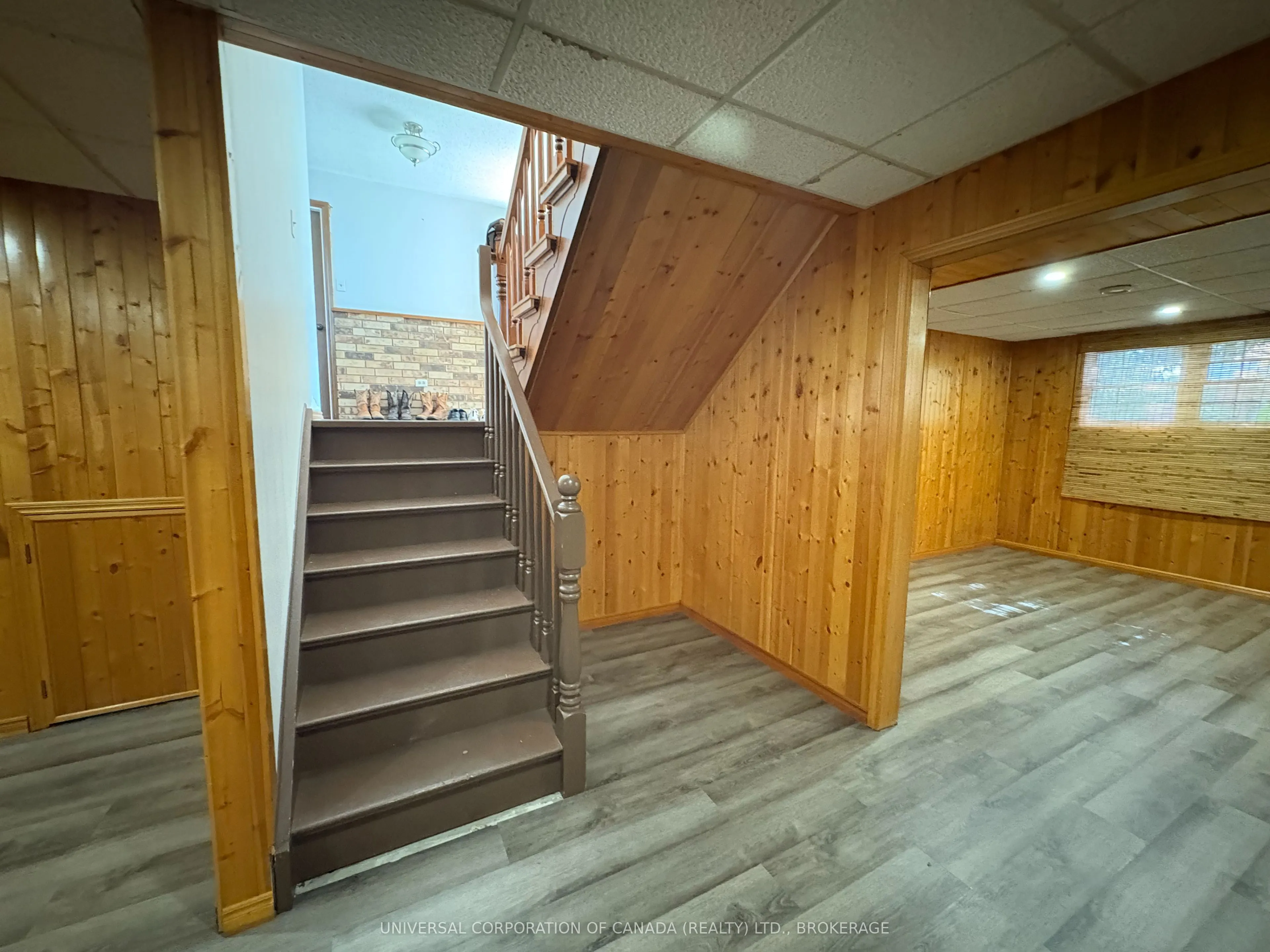 15 Treadwell Street E
