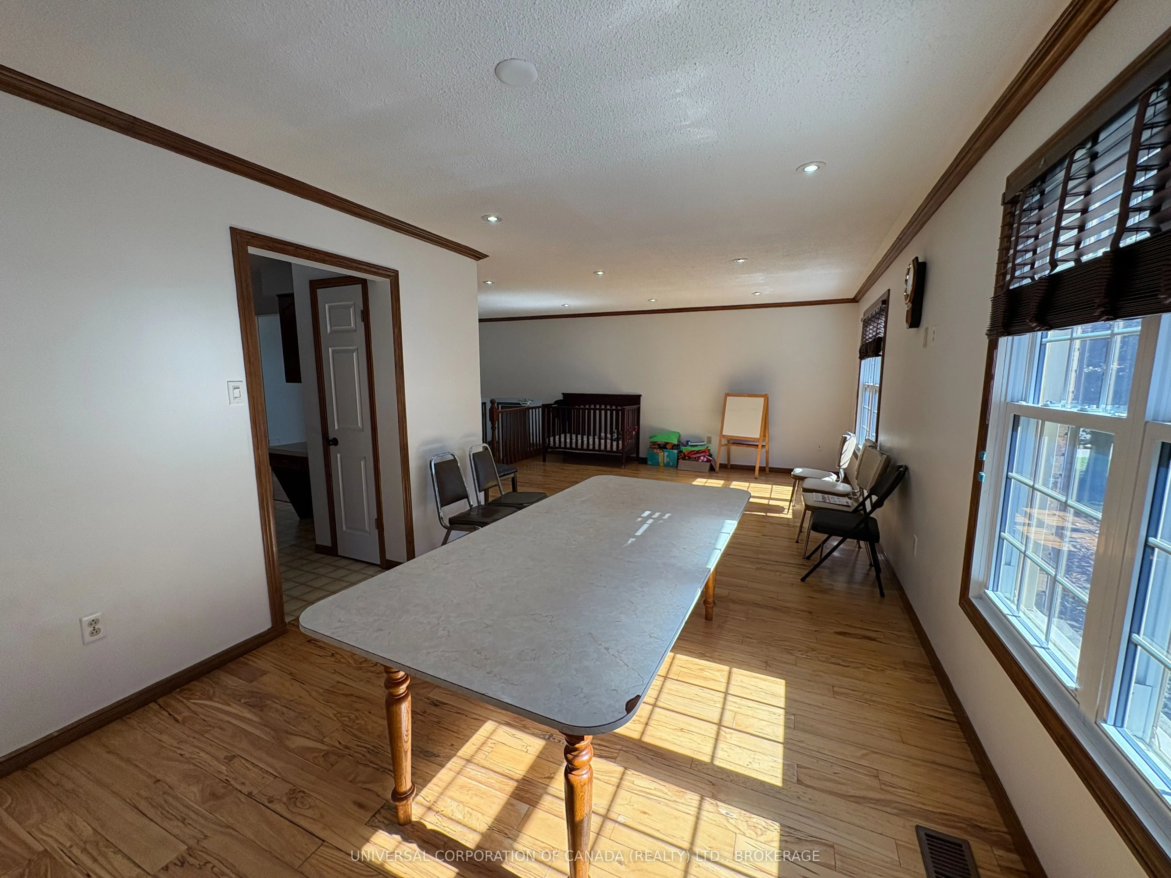 15 Treadwell Street E