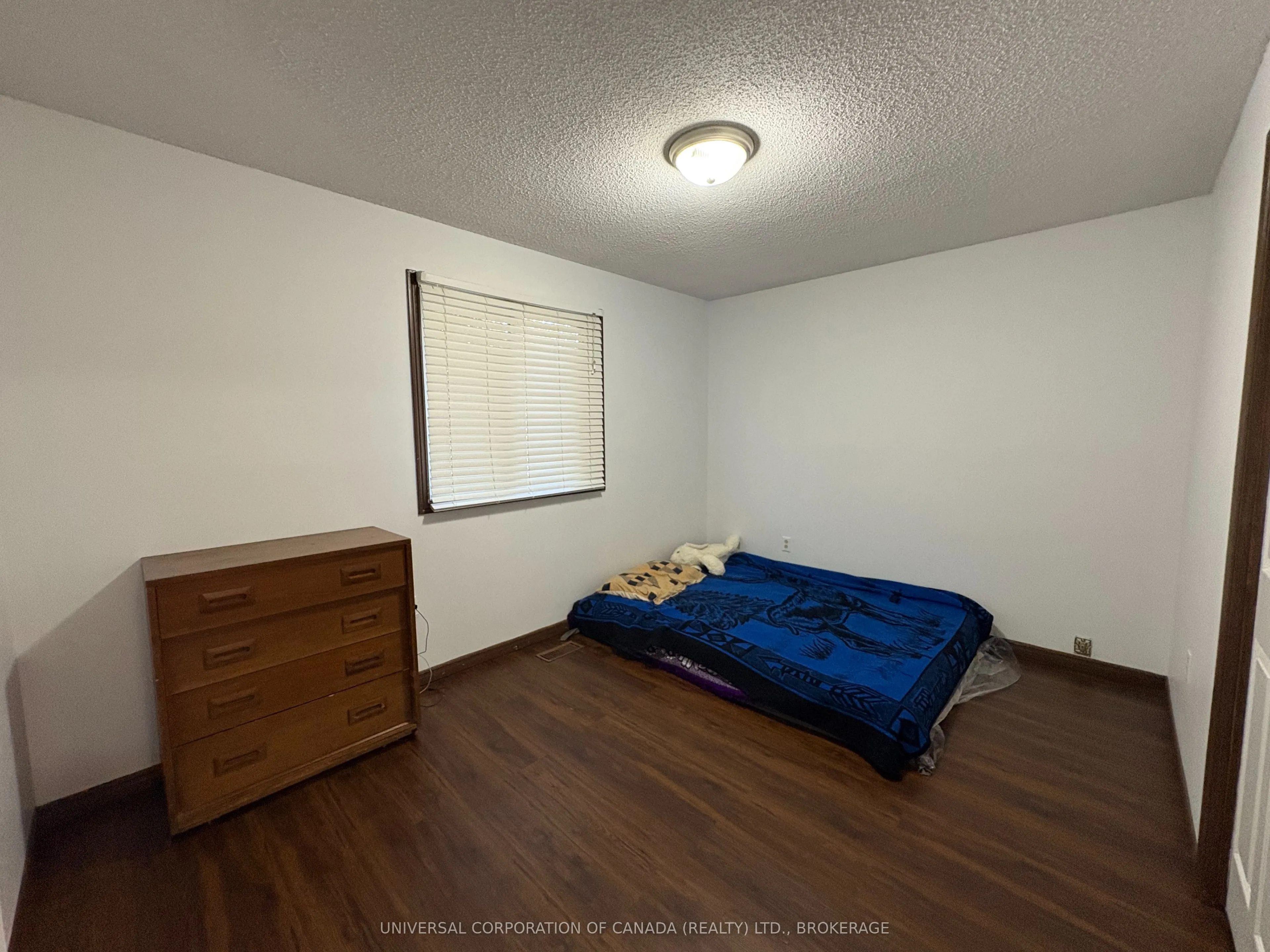 15 Treadwell Street E