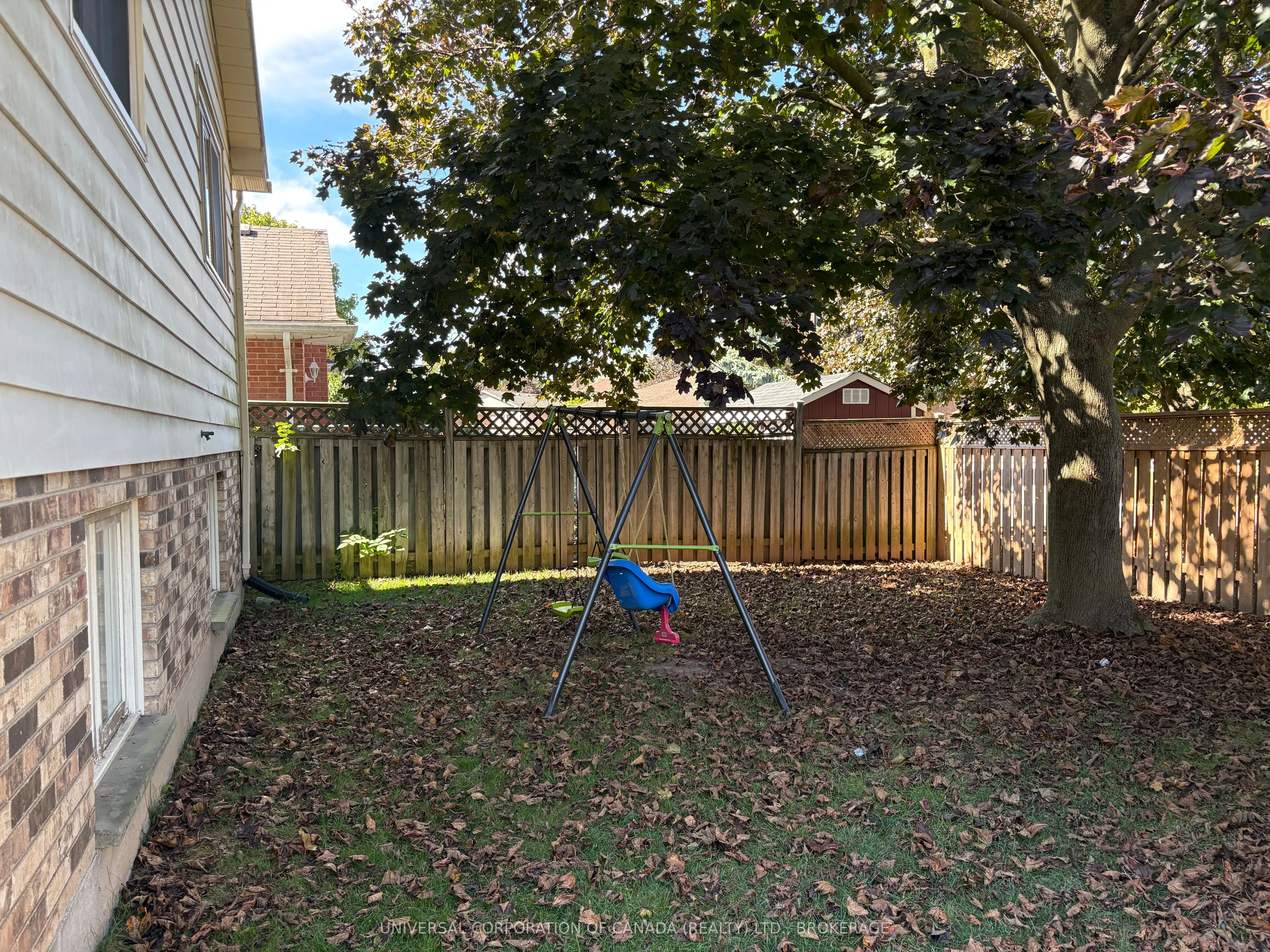 15 Treadwell Street E