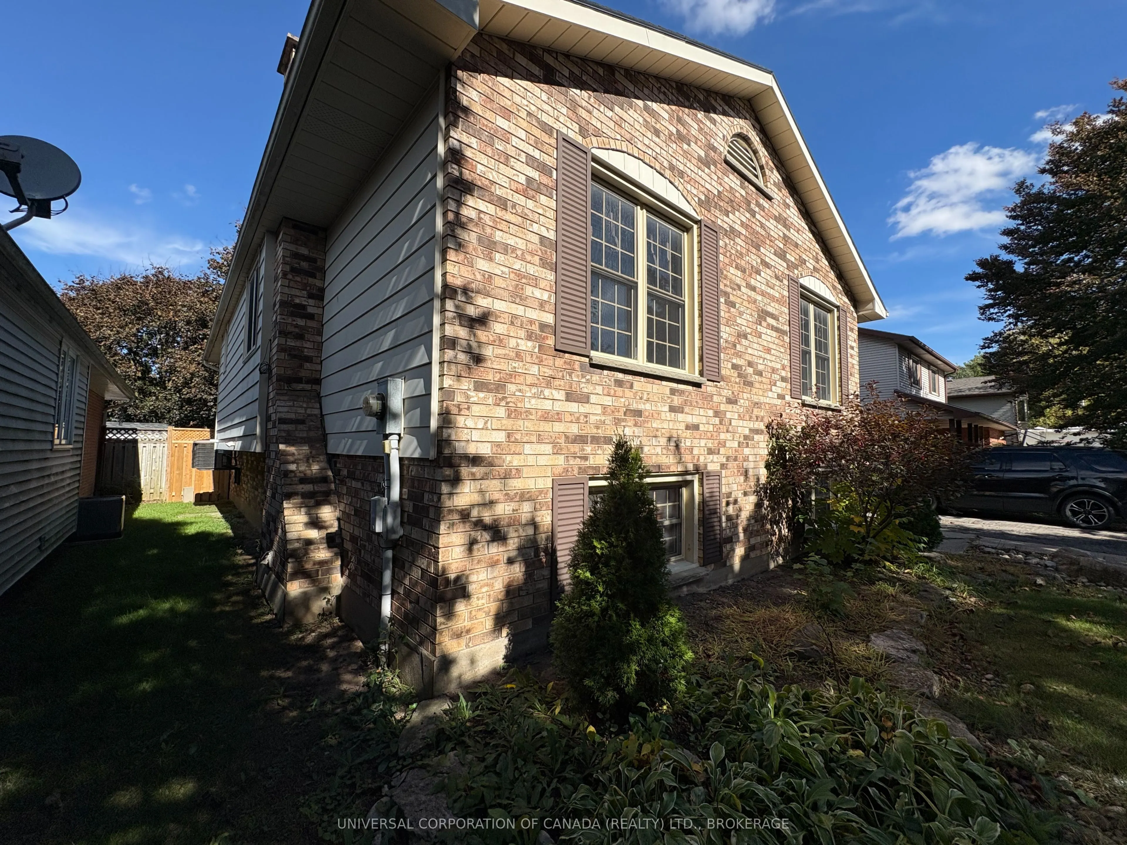 15 Treadwell Street E