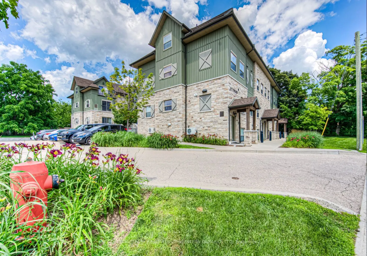112 Union Street E, #A103