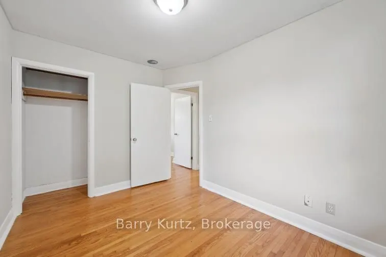 8 Sumac Place N