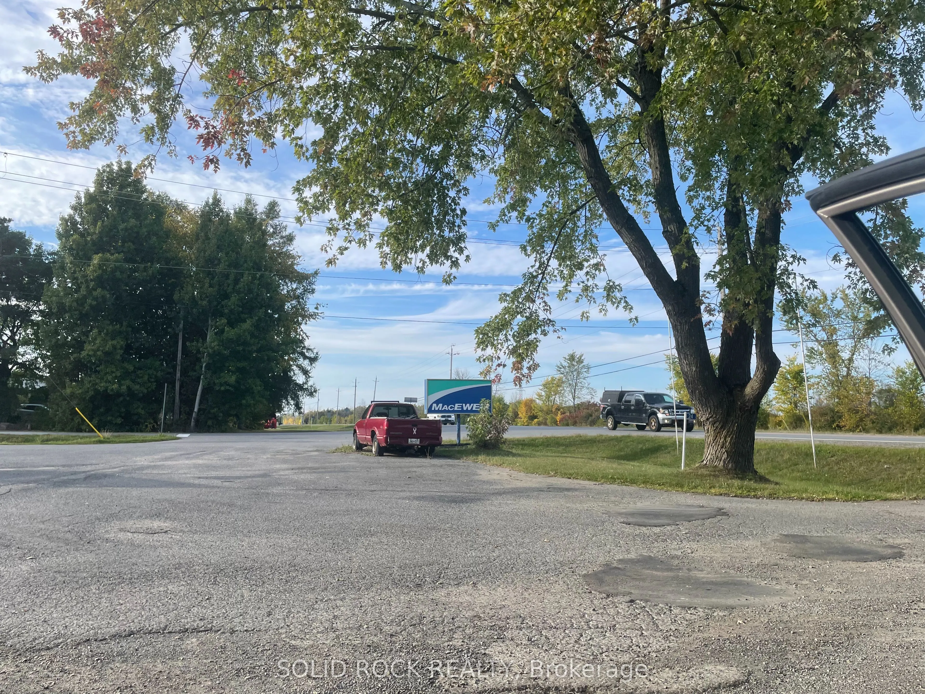 24 County Rd 17 SE