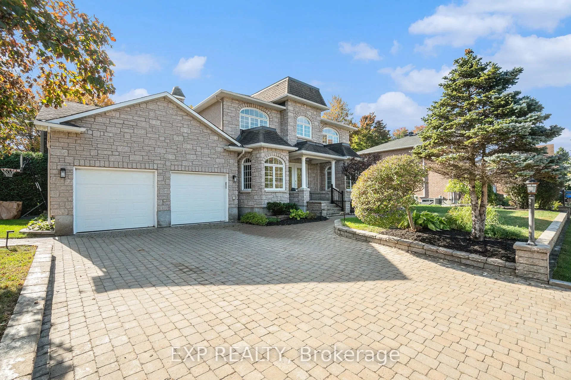 150 Topaze Avenue