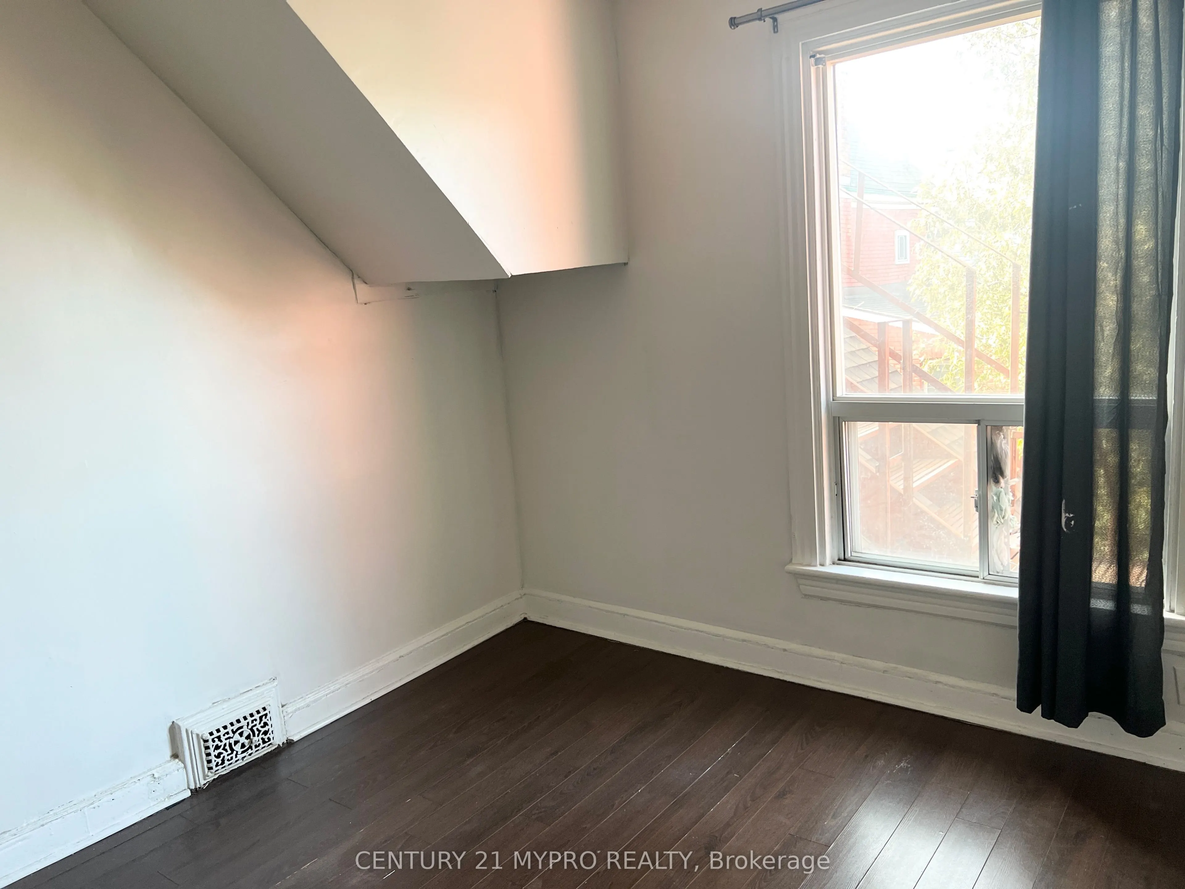 3 Minto Avenue, #Upper