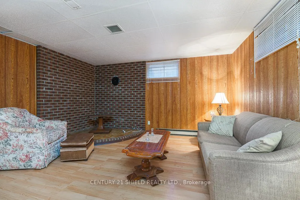 105 Athlone Drive