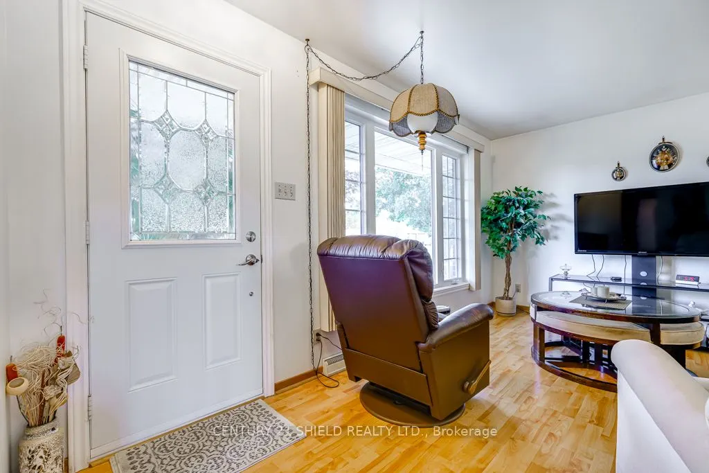 105 Athlone Drive