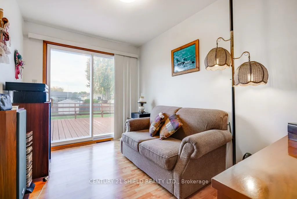105 Athlone Drive