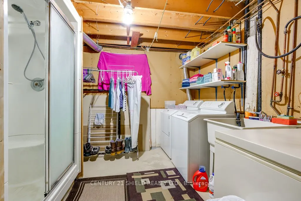 105 Athlone Drive