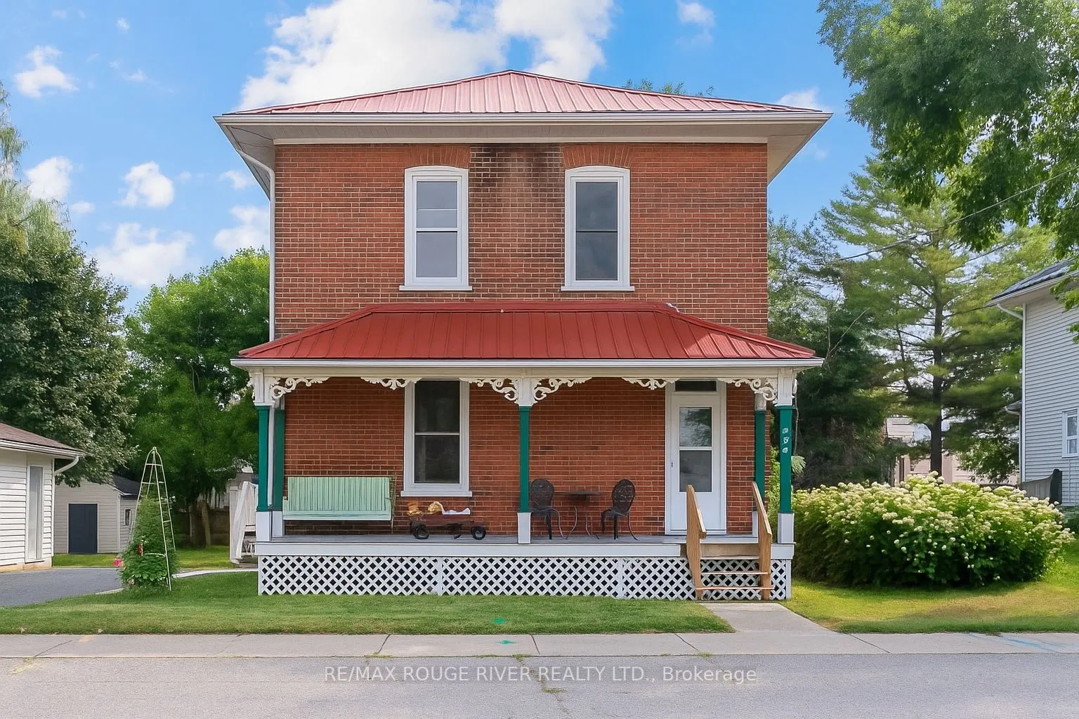 21 Centre Avenue