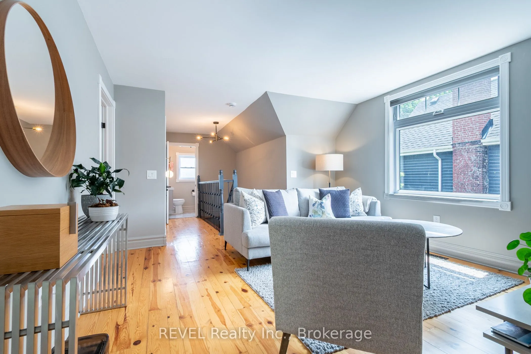 140 West Street W