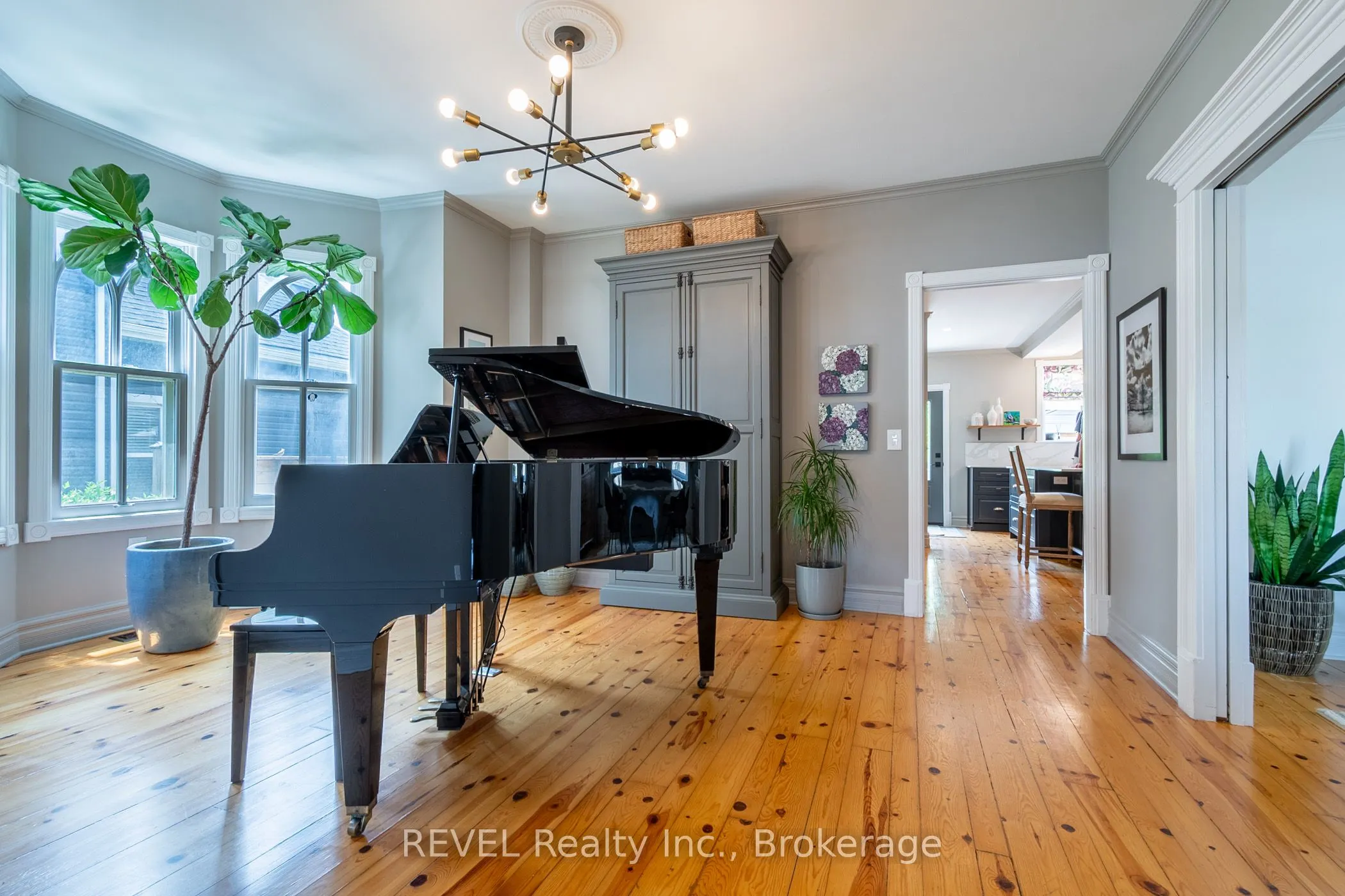 140 West Street W