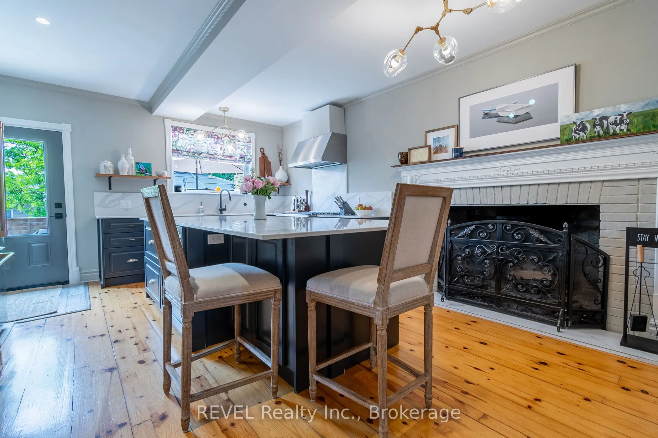 140 West Street W