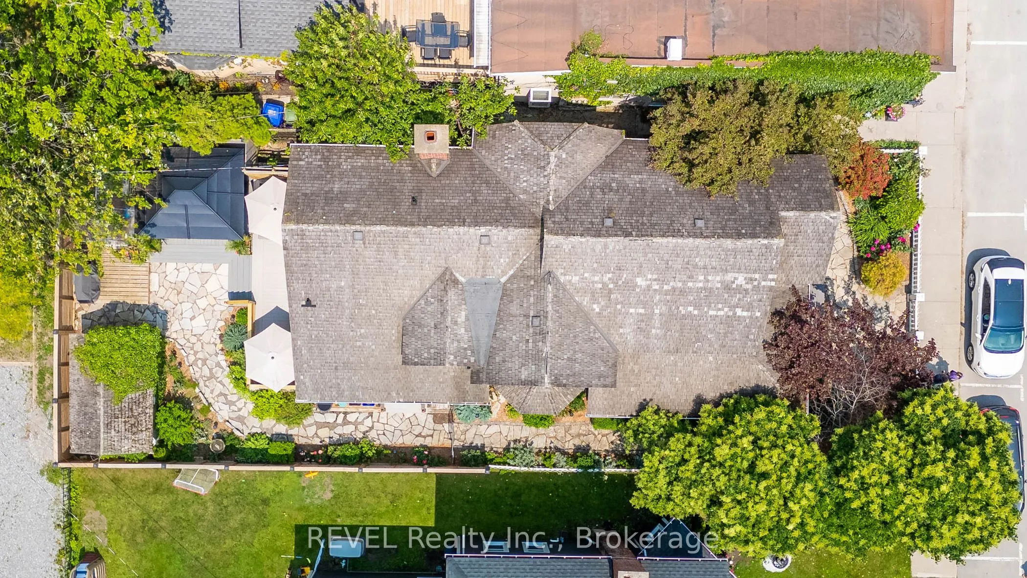 140 West Street W