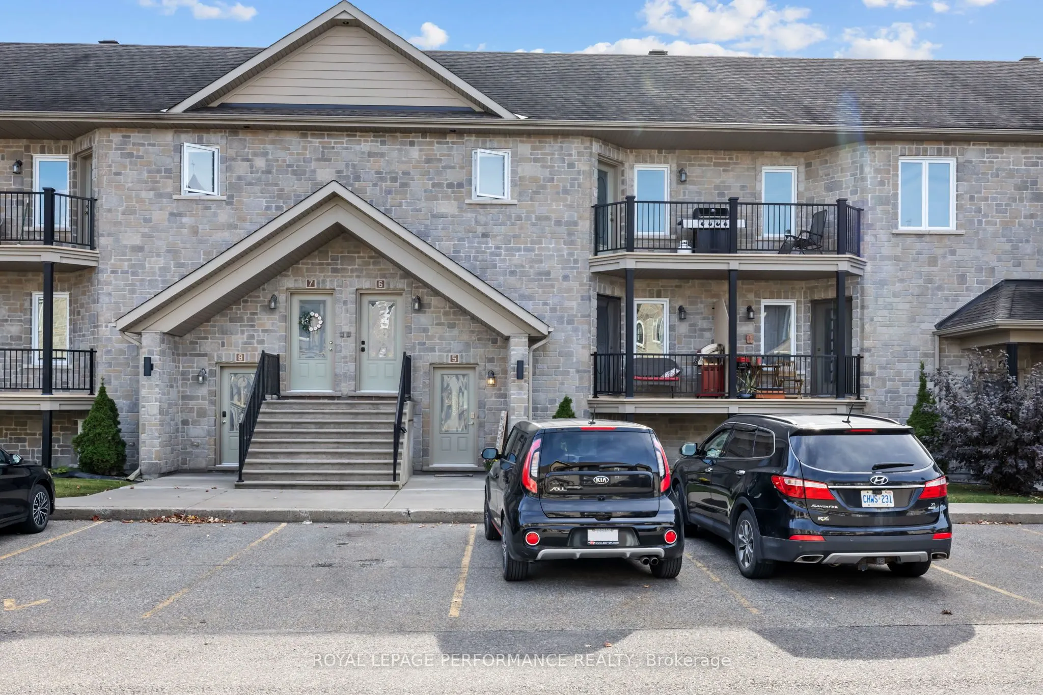 39 Main Street, #5
