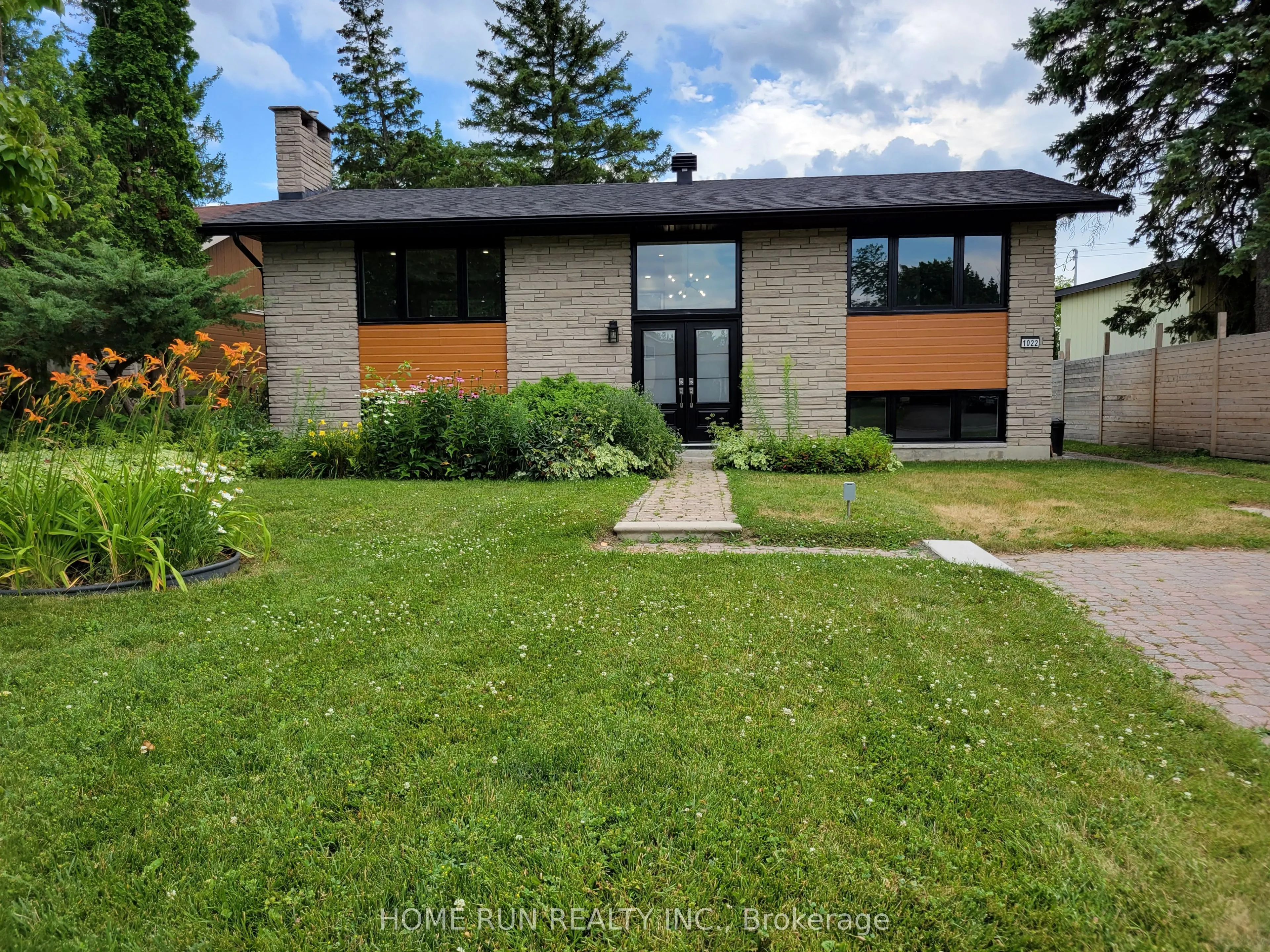 1022 Wiseman Crescent