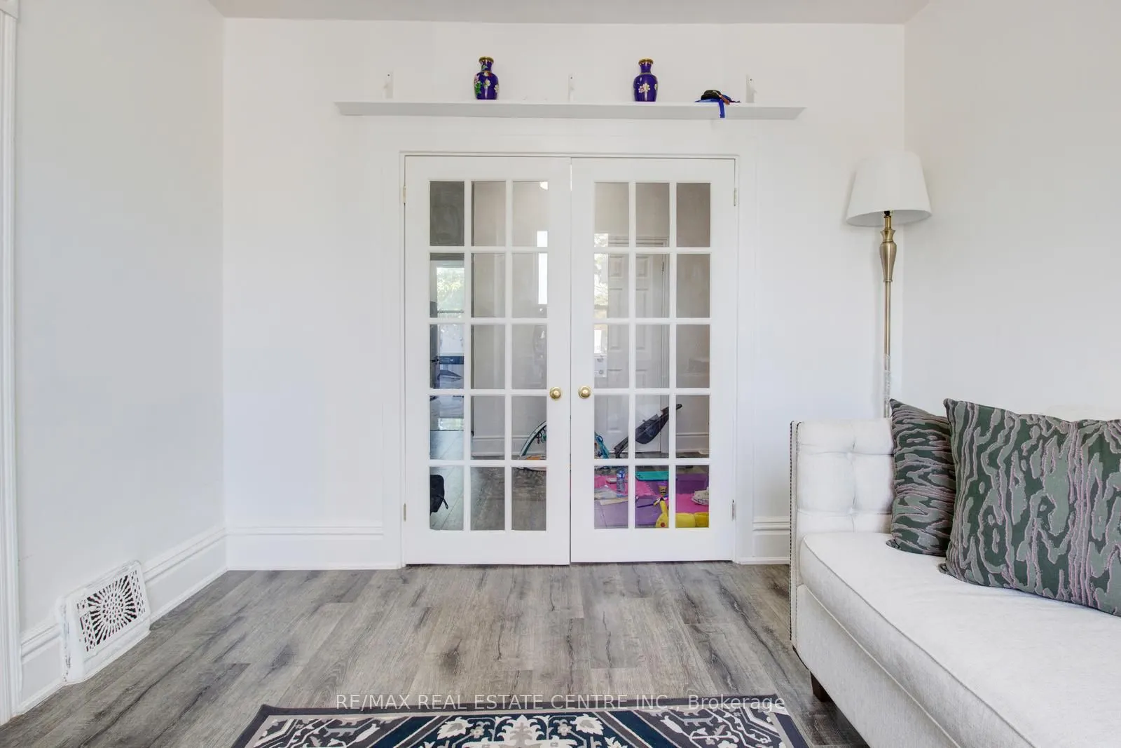 49 Wentworth #Main Street
