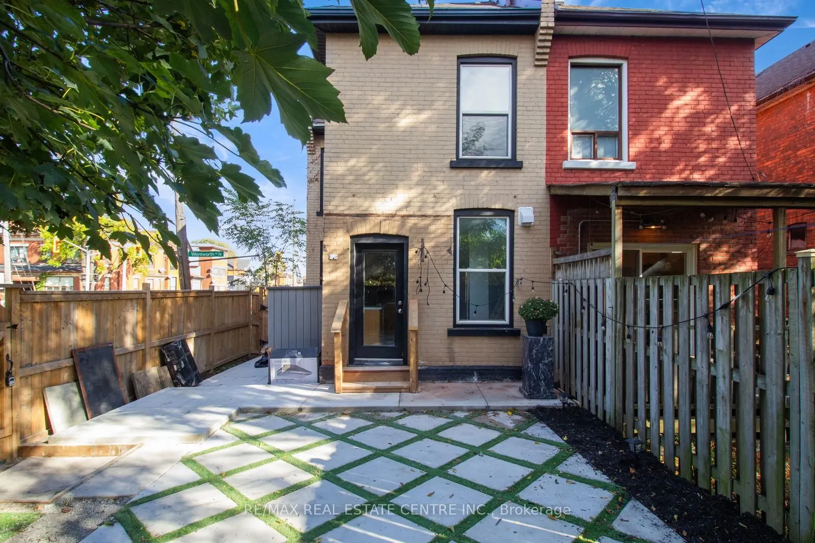 49 Wentworth #Main Street