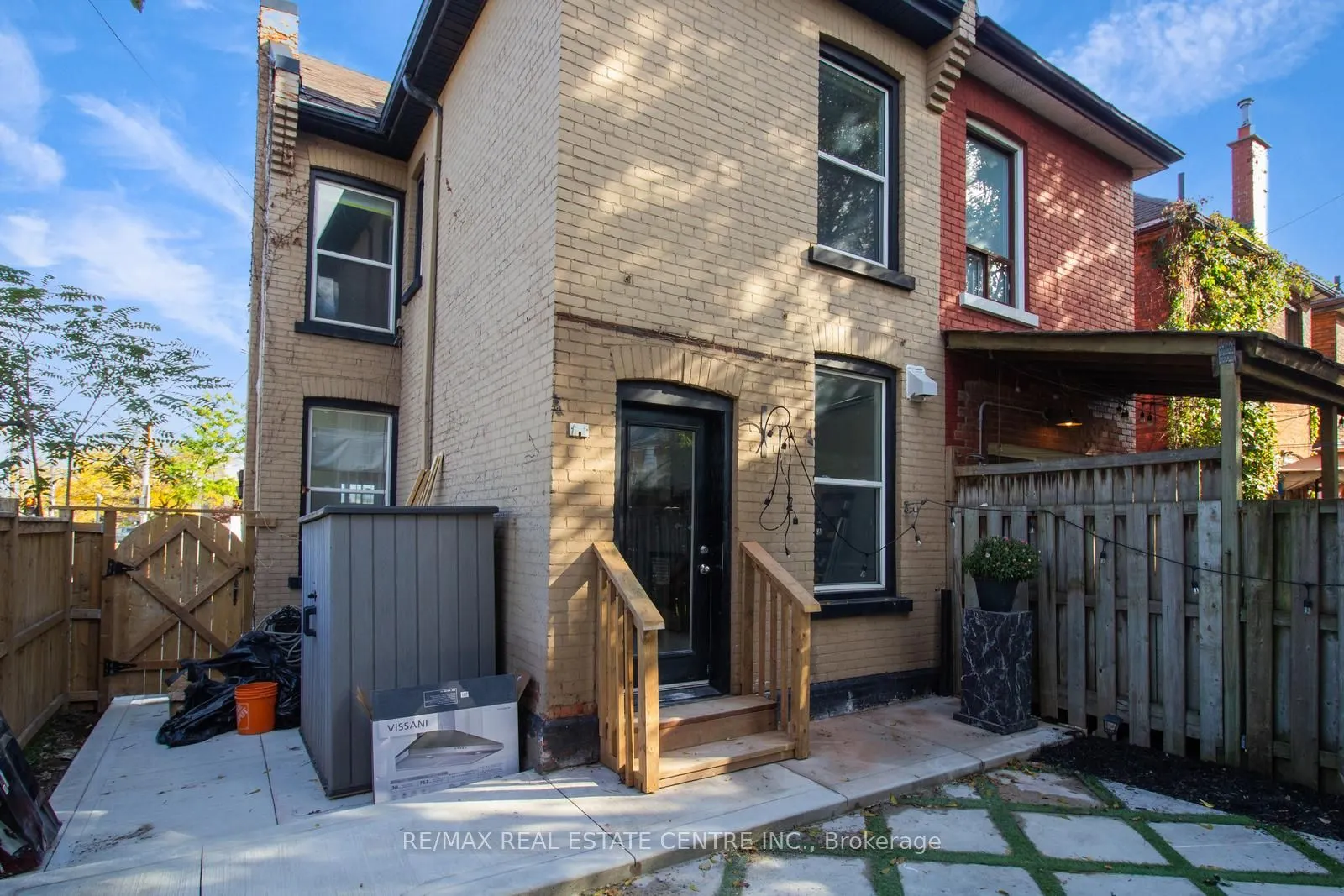 49 Wentworth #Main Street