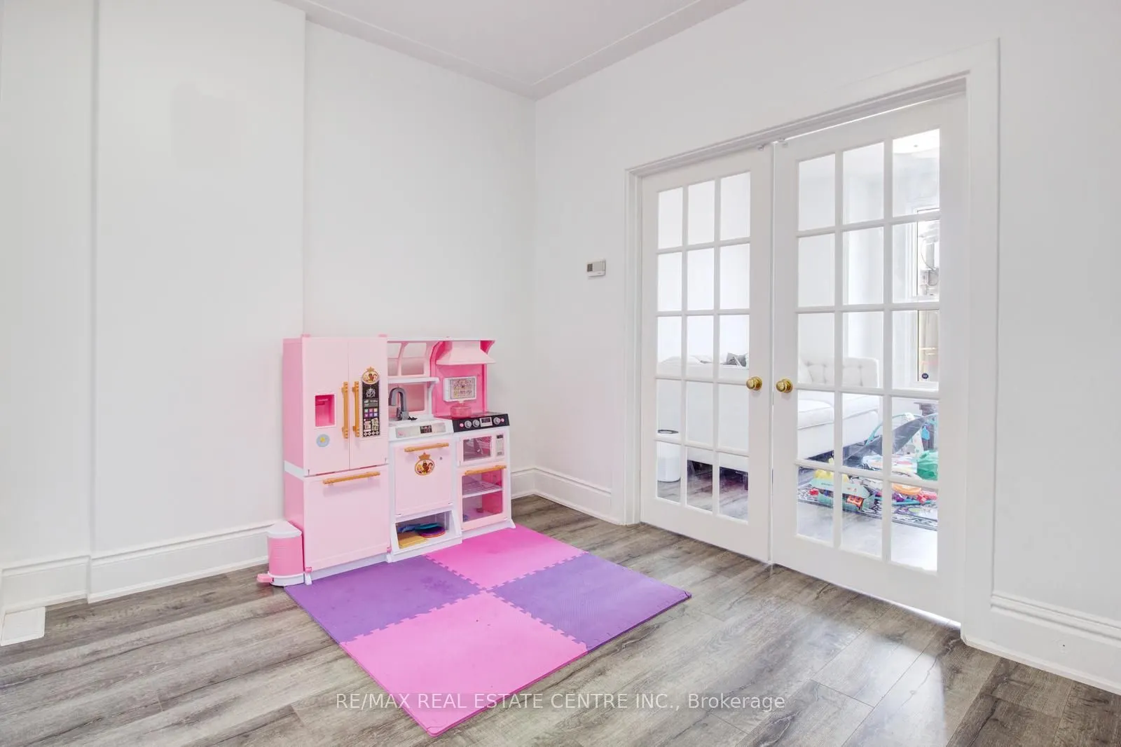 49 Wentworth #Main Street